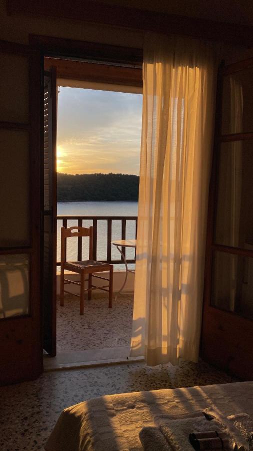 Blue Bay Hotel มิลินา ภายนอก รูปภาพ
