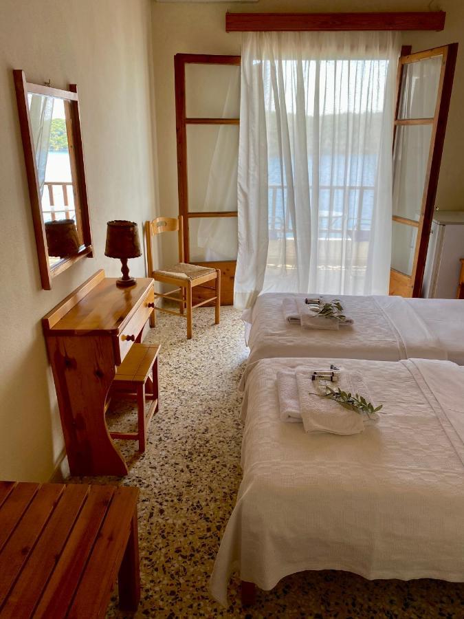 Blue Bay Hotel มิลินา ภายนอก รูปภาพ