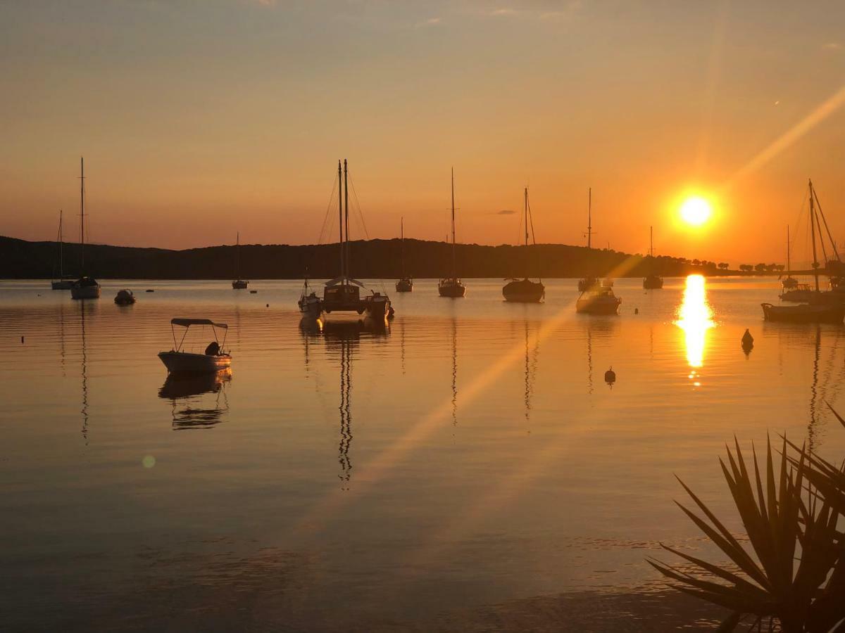 Blue Bay Hotel มิลินา ภายนอก รูปภาพ